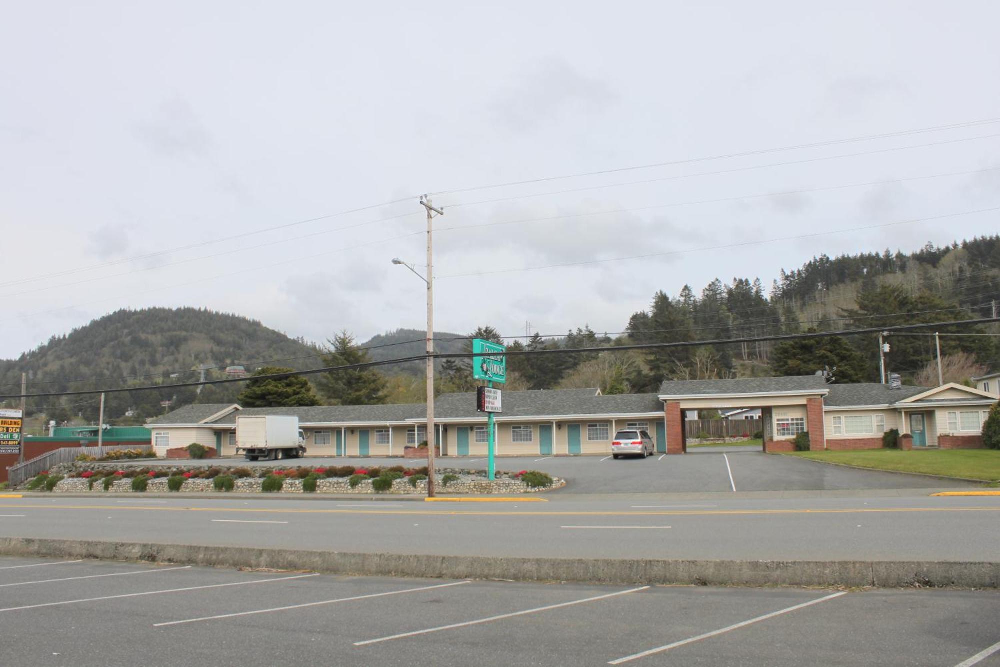 Azalea Lodge Gold Beach Exterior photo