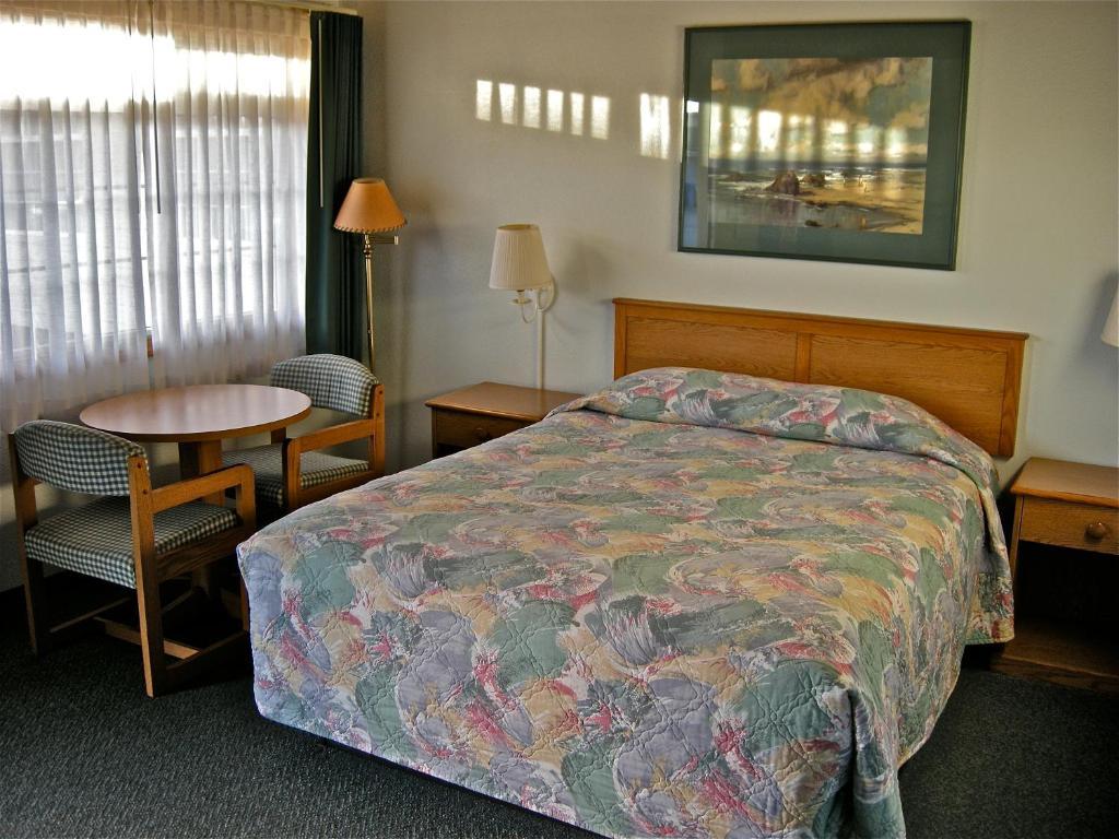 Azalea Lodge Gold Beach Room photo