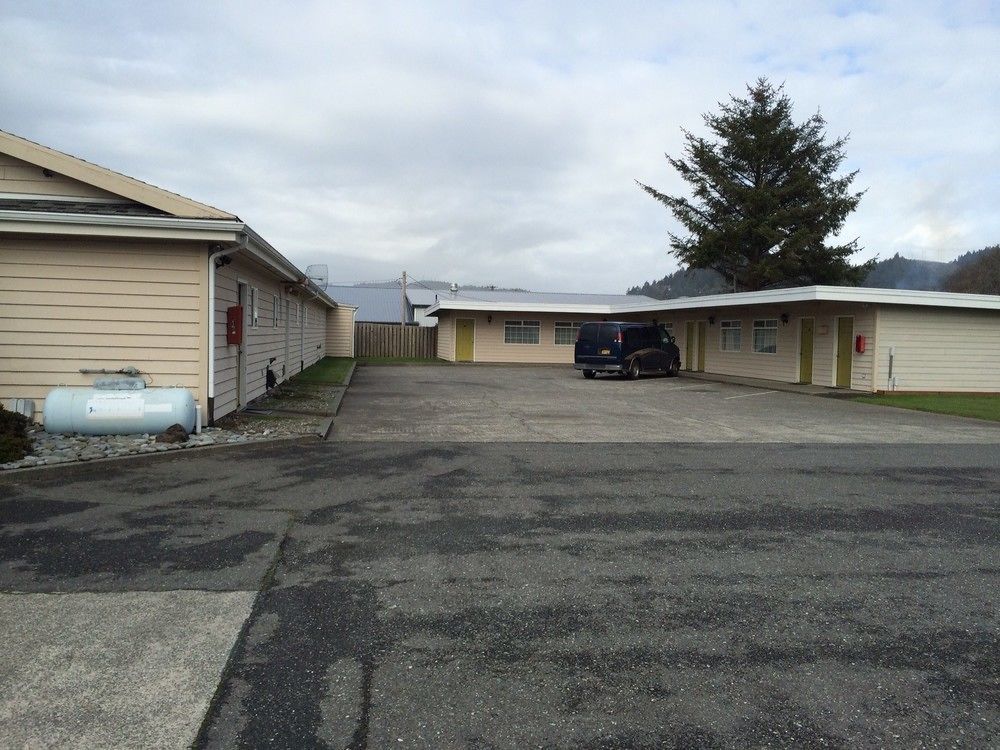 Azalea Lodge Gold Beach Exterior photo